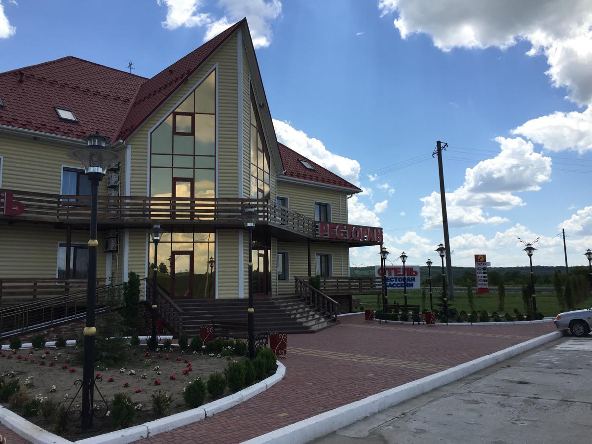 Hotel Oktan Kryve Ozero エクステリア 写真
