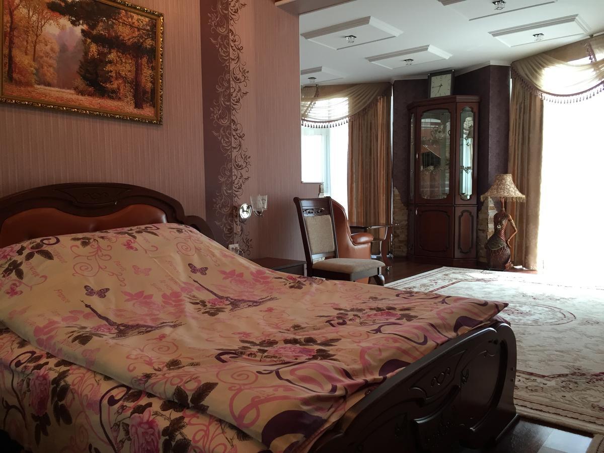 Hotel Oktan Kryve Ozero エクステリア 写真